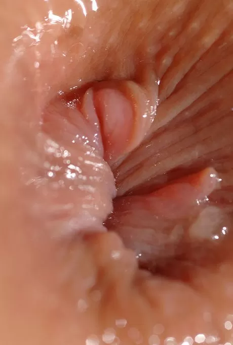 Горячие лесбиянки Ева Энджел и Джени Бэби вторгаются в тугие попки в кабинете врача